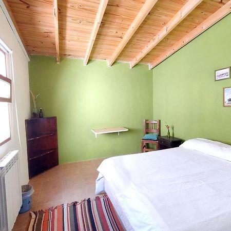 Hostel Yatel El Calafate Buitenkant foto